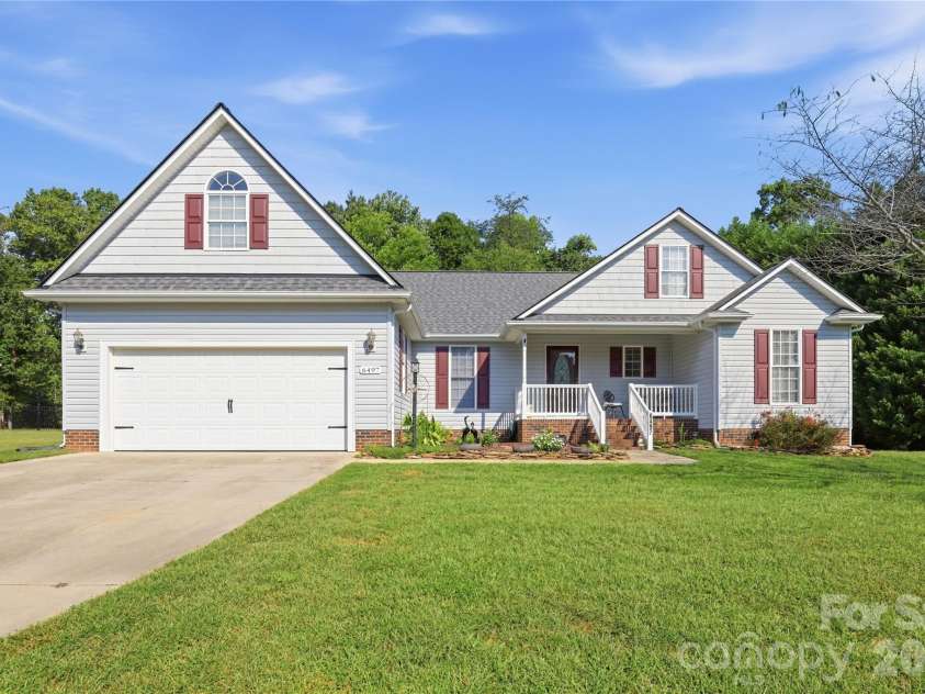 6497 FLY A WAY Drive, Denver, NC 28037.  MLS# CAR4425942, YatesRealty ID 53071. FRONT OF HOME