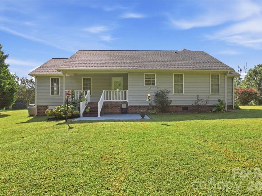 6497 FLY A WAY Drive, Denver, NC 28037.  MLS# CAR4425942, YatesRealty ID 53071. OUTBACK