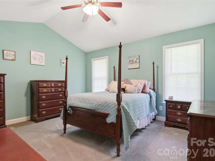 6497 FLY A WAY Drive, Denver, NC 28037.  MLS# CAR4425942, YatesRealty ID 53071. PRIMARY BEDROOM