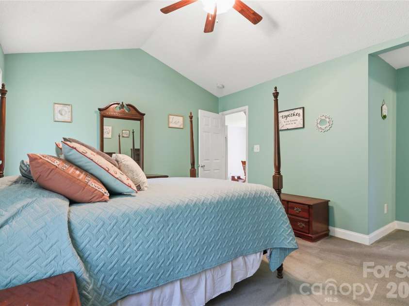 6497 FLY A WAY Drive, Denver, NC 28037.  MLS# CAR4425942, YatesRealty ID 53071. PRIMARY BEDROOM
