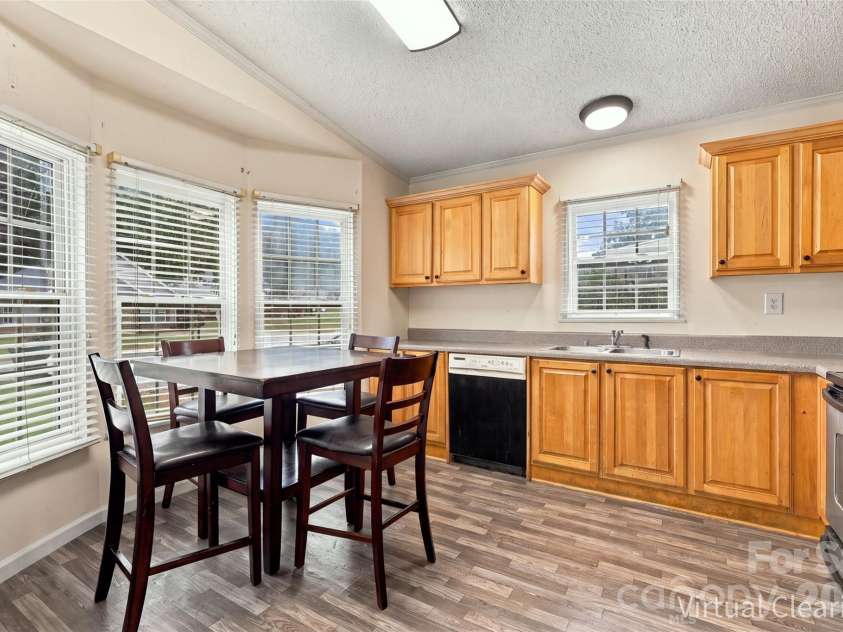 455 Castlewood Circle, Rock Hill, SC 29730.  MLS# CAR4426042, YatesRealty ID 53073. 