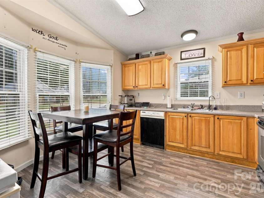 455 Castlewood Circle, Rock Hill, SC 29730.  MLS# CAR4426042, YatesRealty ID 53073. 