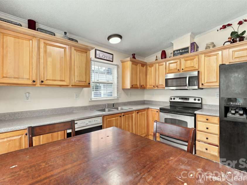 455 Castlewood Circle, Rock Hill, SC 29730.  MLS# CAR4426042, YatesRealty ID 53073. 