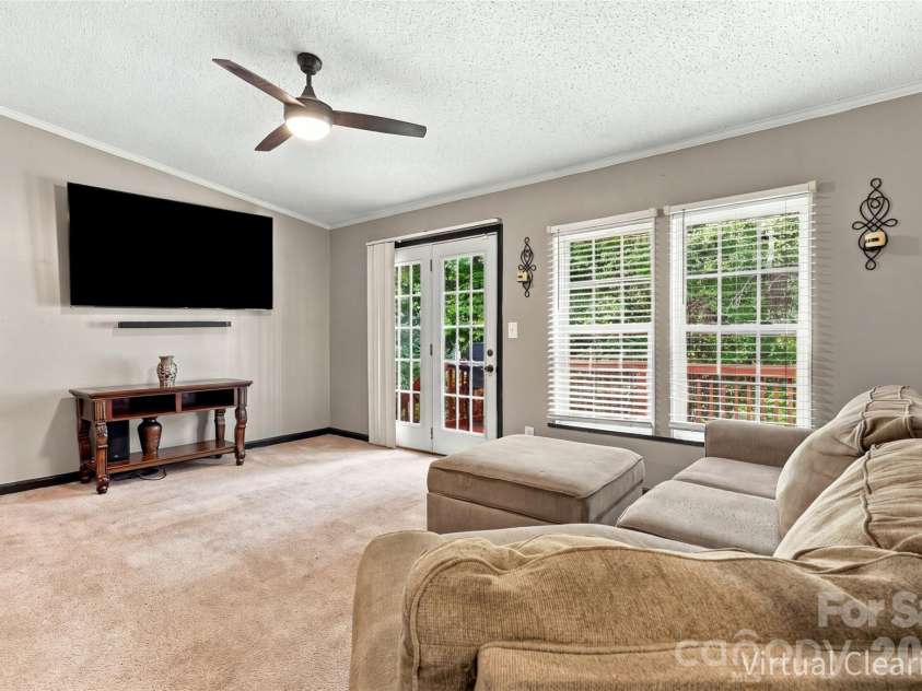 455 Castlewood Circle, Rock Hill, SC 29730.  MLS# CAR4426042, YatesRealty ID 53073. 