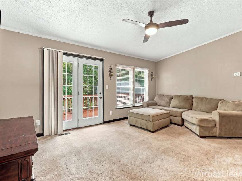 455 Castlewood Circle, Rock Hill, SC 29730.  MLS# CAR4426042, YatesRealty ID 53073. 