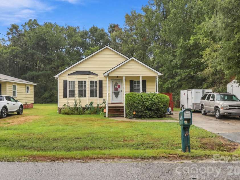 455 Castlewood Circle, Rock Hill, SC 29730.  MLS# CAR4426042, YatesRealty ID 53073. 