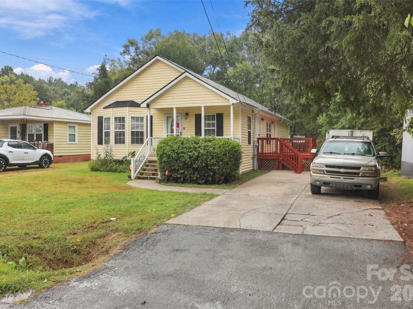455 Castlewood Circle, Rock Hill, SC 29730.  MLS# CAR4426042, YatesRealty ID 53073. 