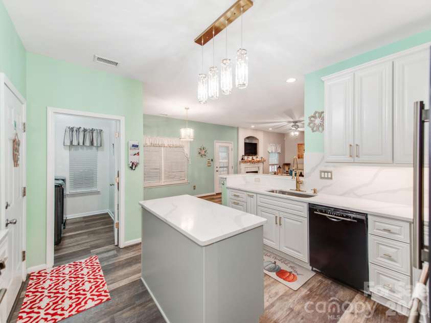 7313 Hannah Alexander Lane, Mint Hill, NC 28227.  MLS# CAR4422881, YatesRealty ID 53079. 