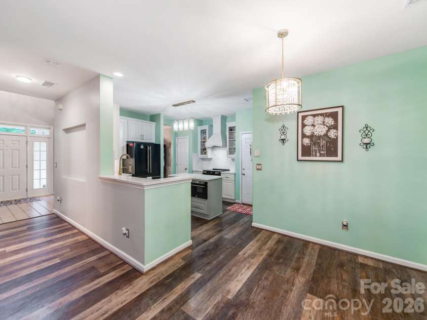 7313 Hannah Alexander Lane, Mint Hill, NC 28227.  MLS# CAR4422881, YatesRealty ID 53079. Breakfast nook