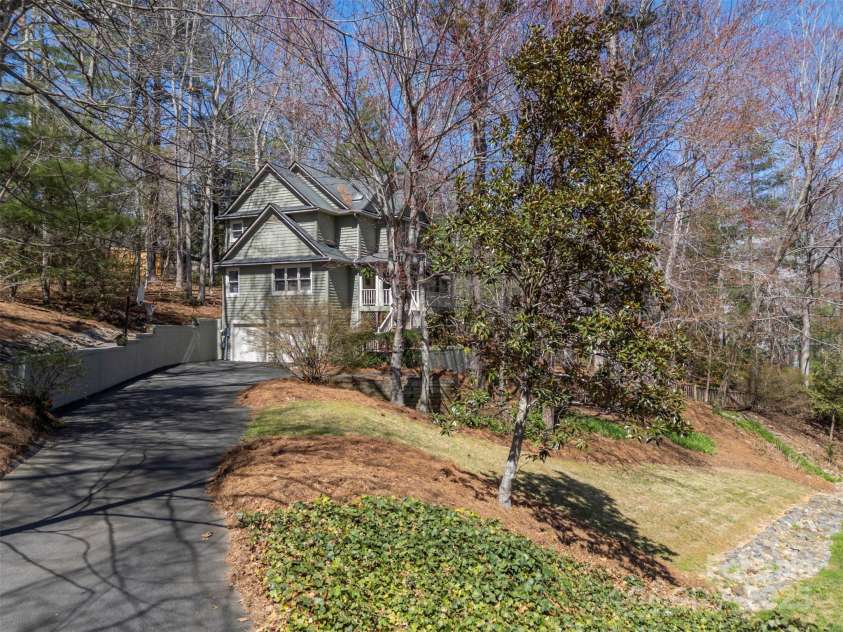85 Laurel Creek Drive, Asheville, NC 28803.  MLS# CAR4240999, YatesRealty ID 5308. Easily accessible driveway with minimal slope