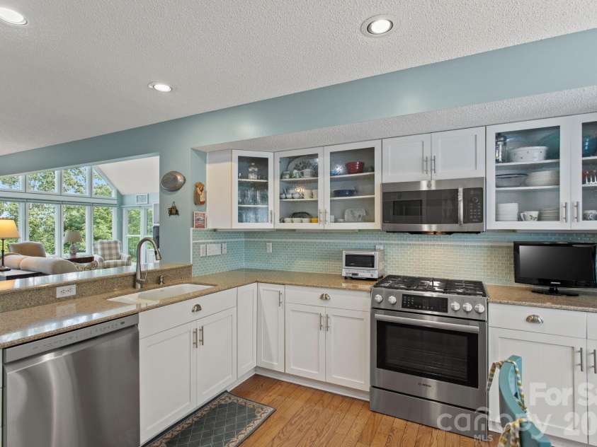414 Ledgemont Court, Flat Rock, NC 28731.  MLS# CAR4424303, YatesRealty ID 53081. 