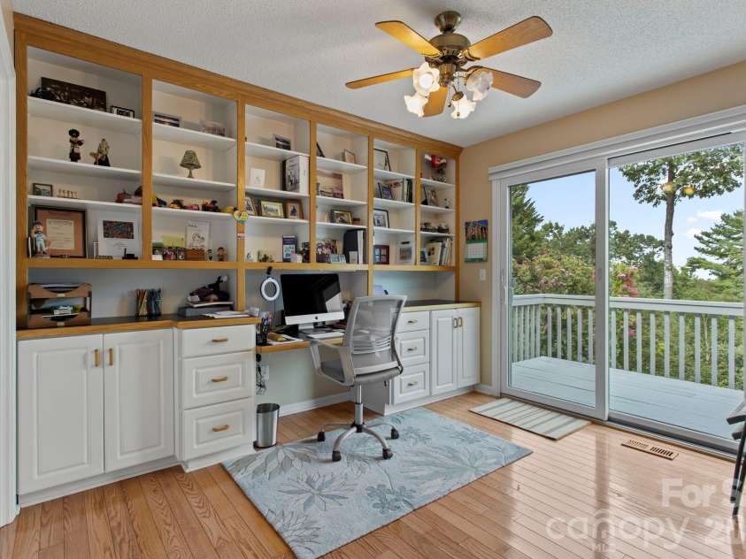 414 Ledgemont Court, Flat Rock, NC 28731.  MLS# CAR4424303, YatesRealty ID 53081. 