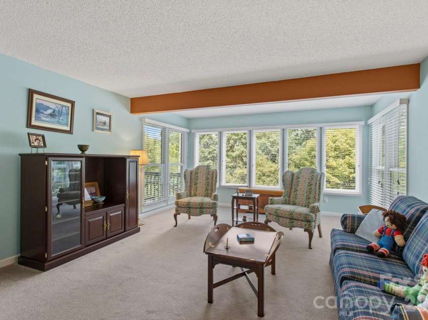 414 Ledgemont Court, Flat Rock, NC 28731.  MLS# CAR4424303, YatesRealty ID 53081. 