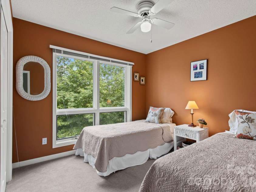 414 Ledgemont Court, Flat Rock, NC 28731.  MLS# CAR4424303, YatesRealty ID 53081. 