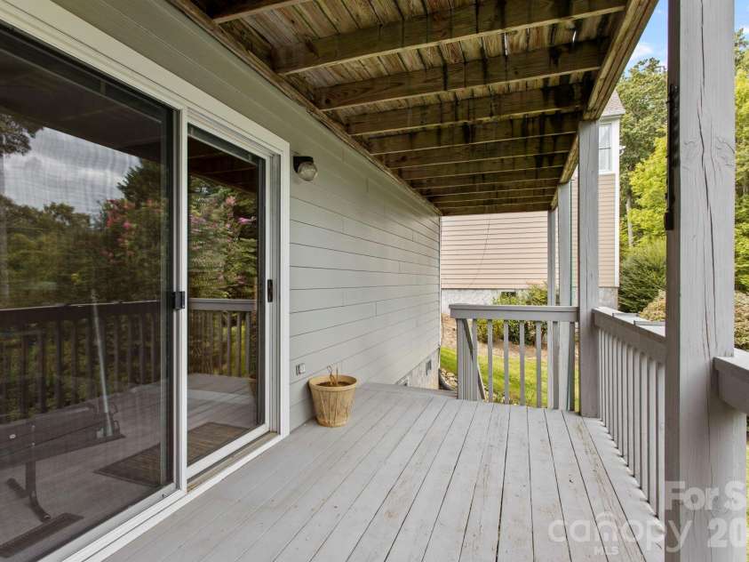 414 Ledgemont Court, Flat Rock, NC 28731.  MLS# CAR4424303, YatesRealty ID 53081. 