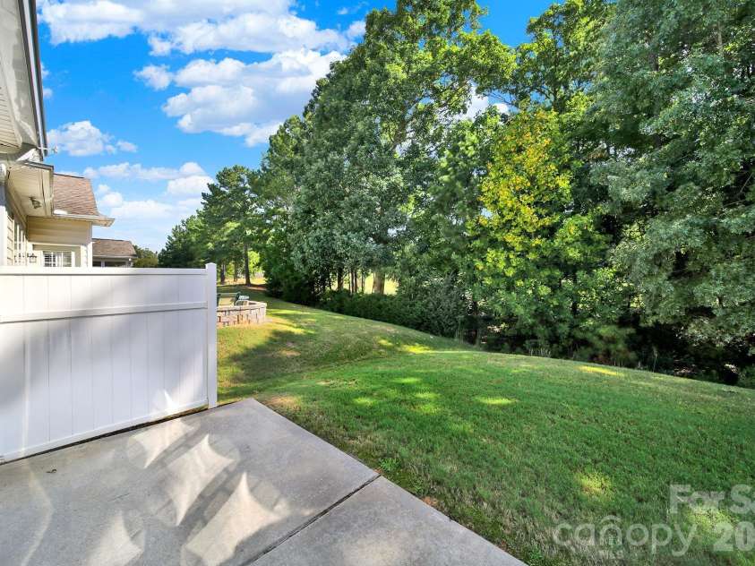 9287 Whistling Straits Drive, Indian Land, SC 29707.  MLS# CAR4427649, YatesRealty ID 53082. 