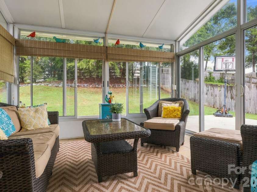 1913 Wilburn Park Lane, Charlotte, NC 28269.  MLS# CAR4427334, YatesRealty ID 53085. 