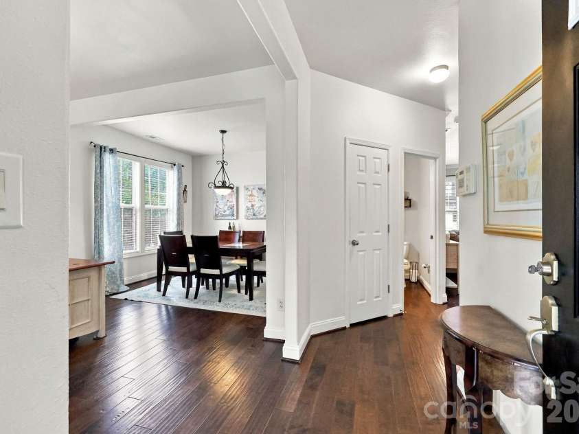 1913 Wilburn Park Lane, Charlotte, NC 28269.  MLS# CAR4427334, YatesRealty ID 53085. 