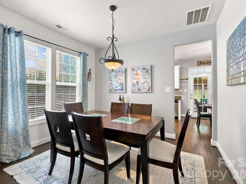 1913 Wilburn Park Lane, Charlotte, NC 28269.  MLS# CAR4427334, YatesRealty ID 53085. 