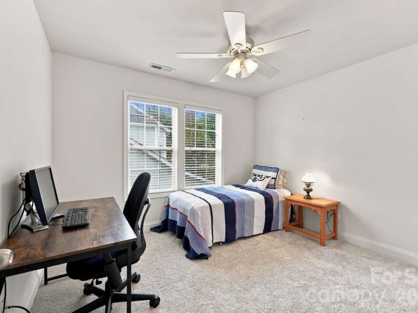 1913 Wilburn Park Lane, Charlotte, NC 28269.  MLS# CAR4427334, YatesRealty ID 53085. 