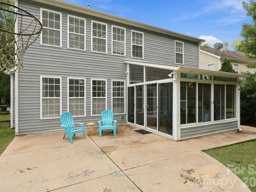 1913 Wilburn Park Lane, Charlotte, NC 28269.  MLS# CAR4427334, YatesRealty ID 53085. 
