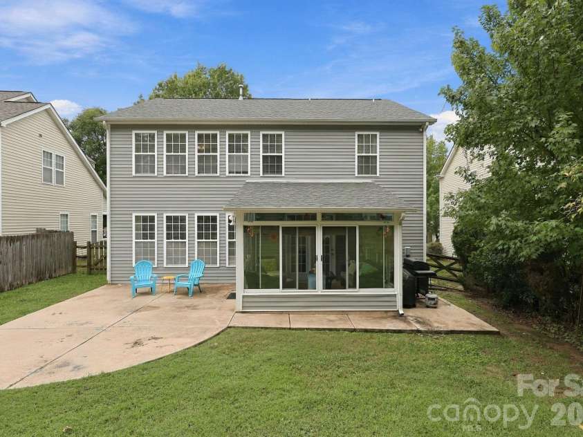 1913 Wilburn Park Lane, Charlotte, NC 28269.  MLS# CAR4427334, YatesRealty ID 53085. 