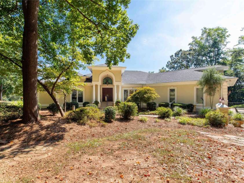 602 Fairway Drive, Fort Mill, SC 29715.  MLS# CAR4426256, YatesRealty ID 53087. 