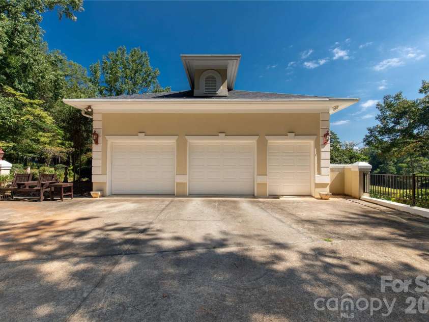 602 Fairway Drive, Fort Mill, SC 29715.  MLS# CAR4426256, YatesRealty ID 53087. 