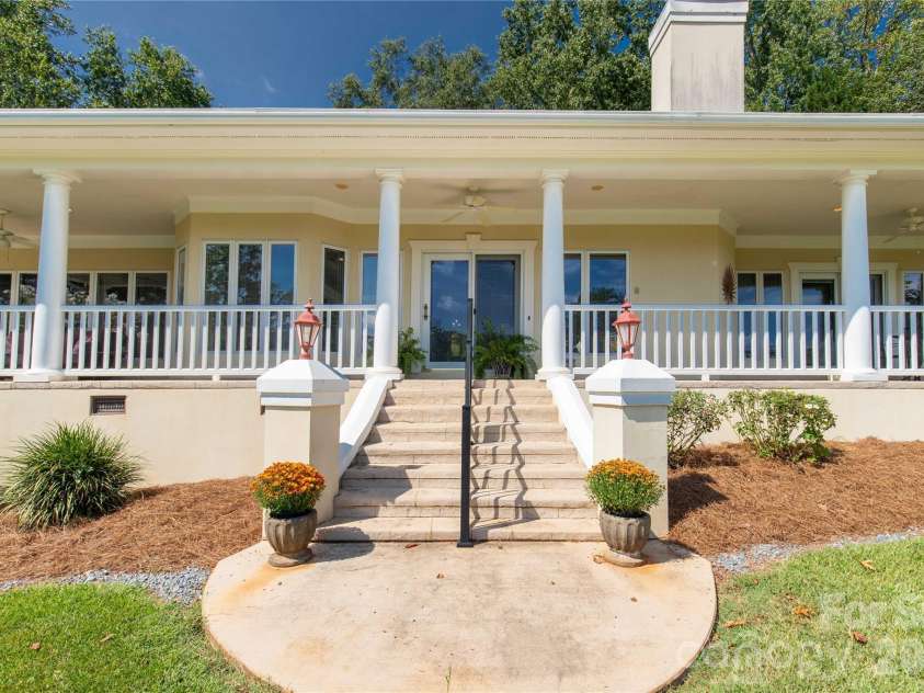 602 Fairway Drive, Fort Mill, SC 29715.  MLS# CAR4426256, YatesRealty ID 53087. 