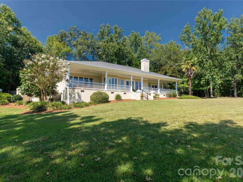 602 Fairway Drive, Fort Mill, SC 29715.  MLS# CAR4426256, YatesRealty ID 53087. 