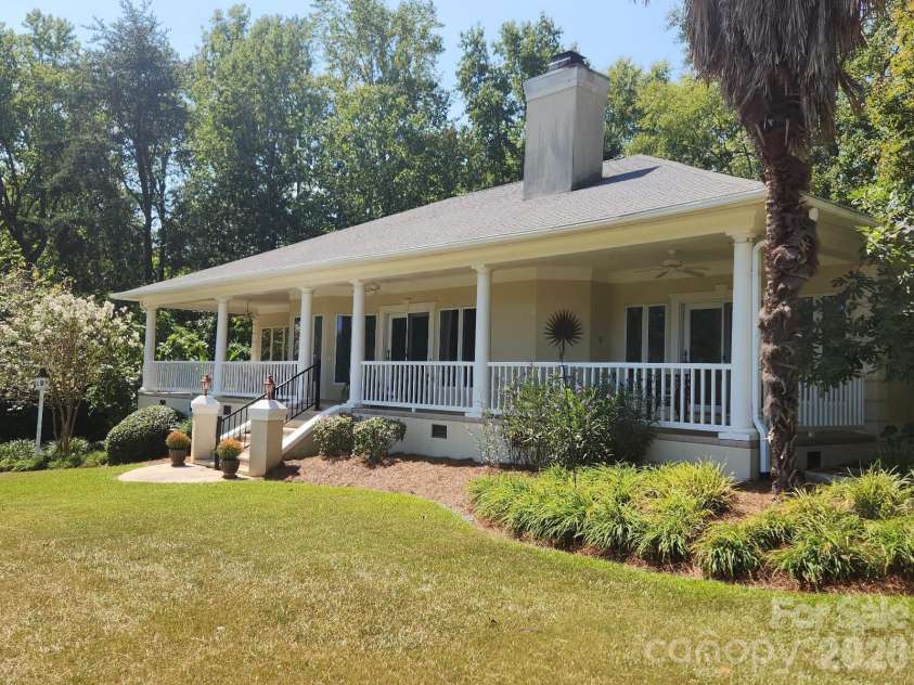 602 Fairway Drive, Fort Mill, SC 29715.  MLS# CAR4426256, YatesRealty ID 53087. 