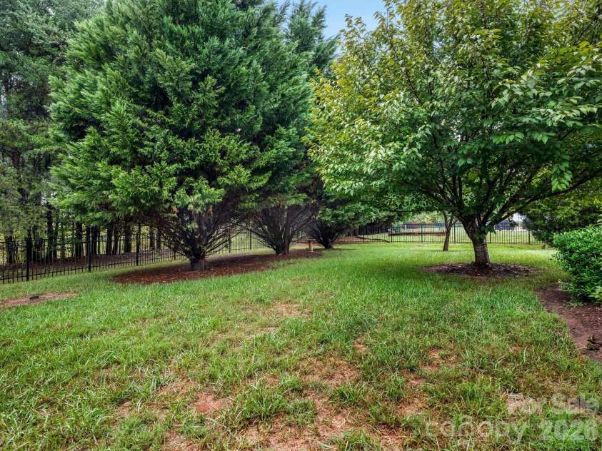 9305 River Walk Way, Charlotte, NC 28214.  MLS# CAR4426428, YatesRealty ID 53089. Back Yard
