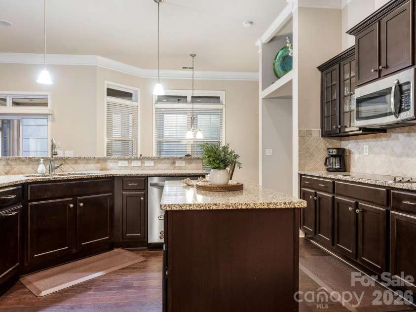 9305 River Walk Way, Charlotte, NC 28214.  MLS# CAR4426428, YatesRealty ID 53089. Kitchen