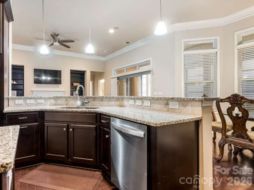9305 River Walk Way, Charlotte, NC 28214.  MLS# CAR4426428, YatesRealty ID 53089. Kitchen