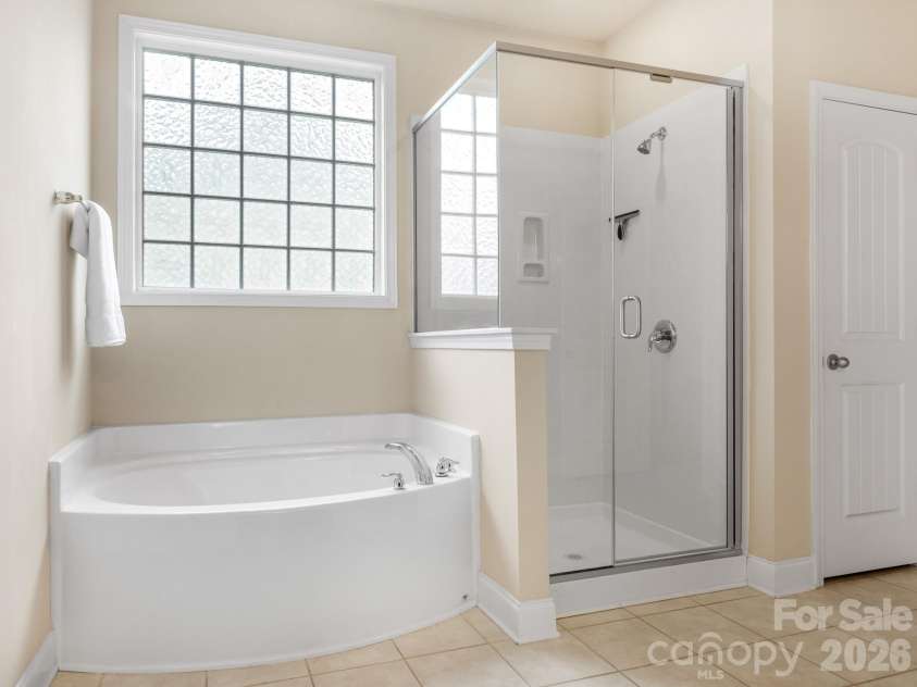 9305 River Walk Way, Charlotte, NC 28214.  MLS# CAR4426428, YatesRealty ID 53089. Primary Bathroom