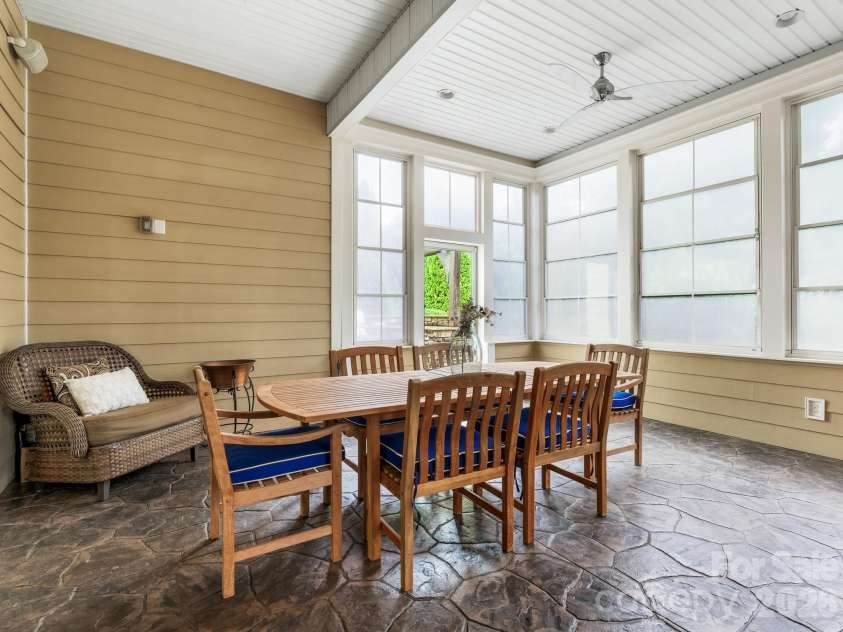 9305 River Walk Way, Charlotte, NC 28214.  MLS# CAR4426428, YatesRealty ID 53089. Sunroom
