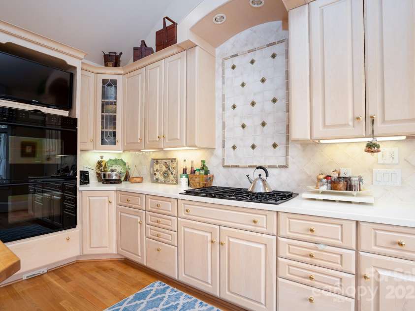 345 Porters Glen None, New London, NC 28127.  MLS# CAR4241295, YatesRealty ID 5309. Kitchen