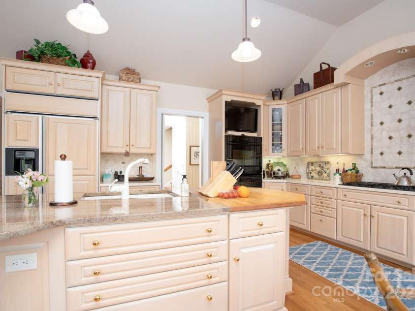 345 Porters Glen None, New London, NC 28127.  MLS# CAR4241295, YatesRealty ID 5309. Kitchen