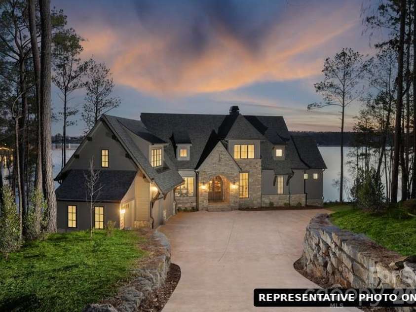 6140 Volte Drive, Charlotte, NC 28227.  MLS# CAR4428553, YatesRealty ID 53090. 