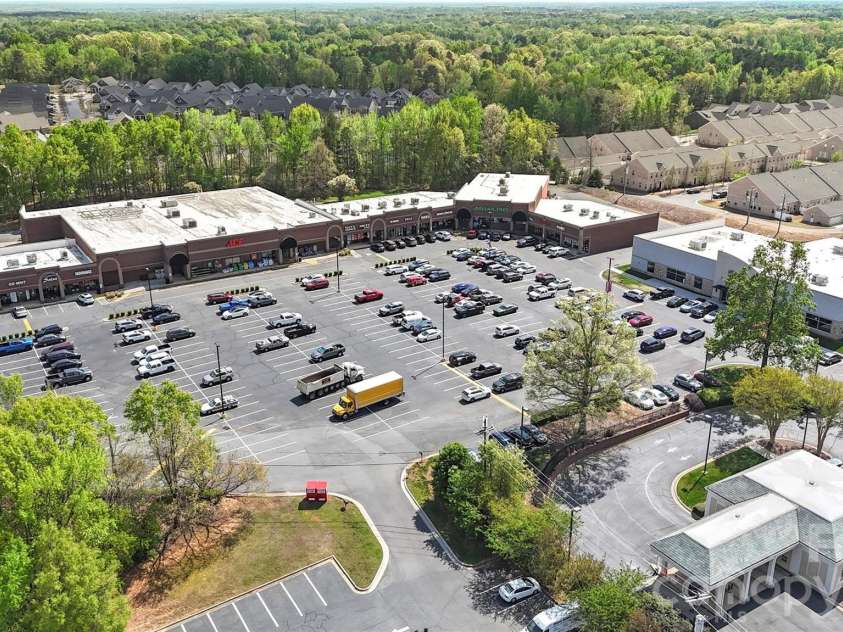 6140 Volte Drive, Charlotte, NC 28227.  MLS# CAR4428553, YatesRealty ID 53090. 