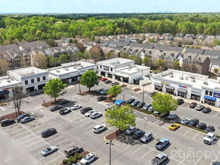 6140 Volte Drive, Charlotte, NC 28227.  MLS# CAR4428553, YatesRealty ID 53090. 