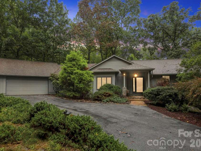 9 Laurel Forest Drive, Horse Shoe, NC 28742.  MLS# CAR4426914, YatesRealty ID 53092. 