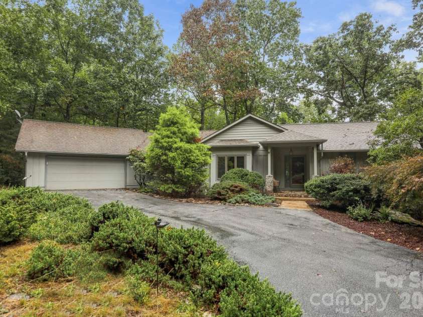 9 Laurel Forest Drive, Horse Shoe, NC 28742.  MLS# CAR4426914, YatesRealty ID 53092. 