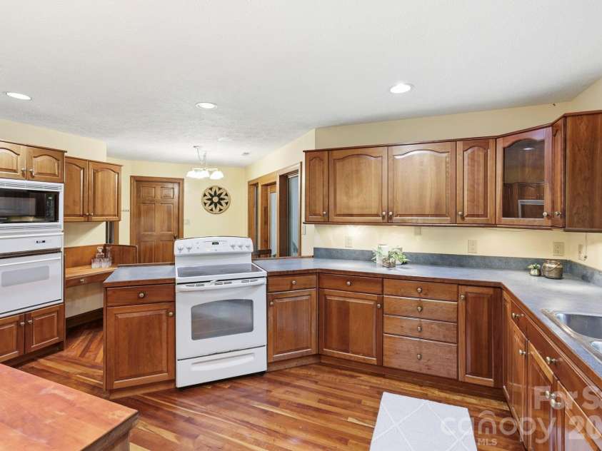 9 Laurel Forest Drive, Horse Shoe, NC 28742.  MLS# CAR4426914, YatesRealty ID 53092. 