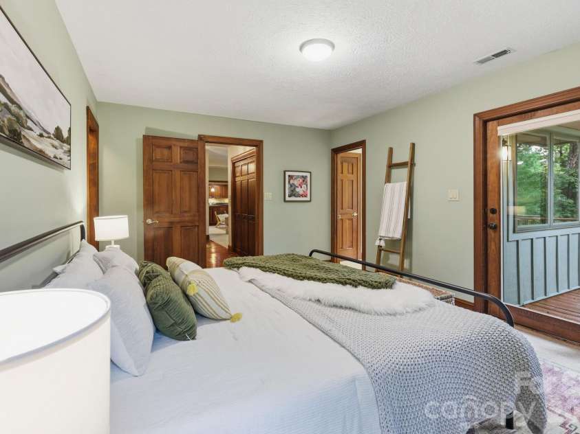 9 Laurel Forest Drive, Horse Shoe, NC 28742.  MLS# CAR4426914, YatesRealty ID 53092. 