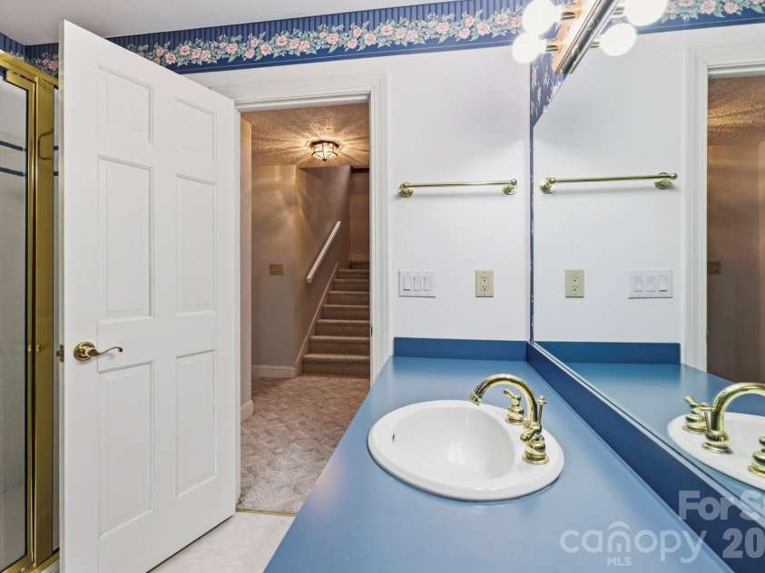 9 Laurel Forest Drive, Horse Shoe, NC 28742.  MLS# CAR4426914, YatesRealty ID 53092. 