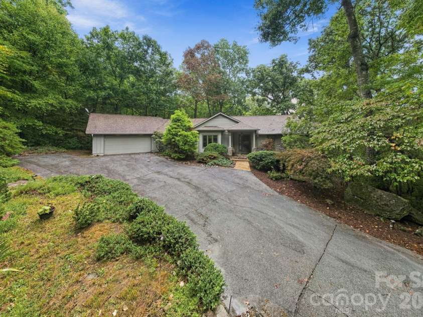 9 Laurel Forest Drive, Horse Shoe, NC 28742.  MLS# CAR4426914, YatesRealty ID 53092. 