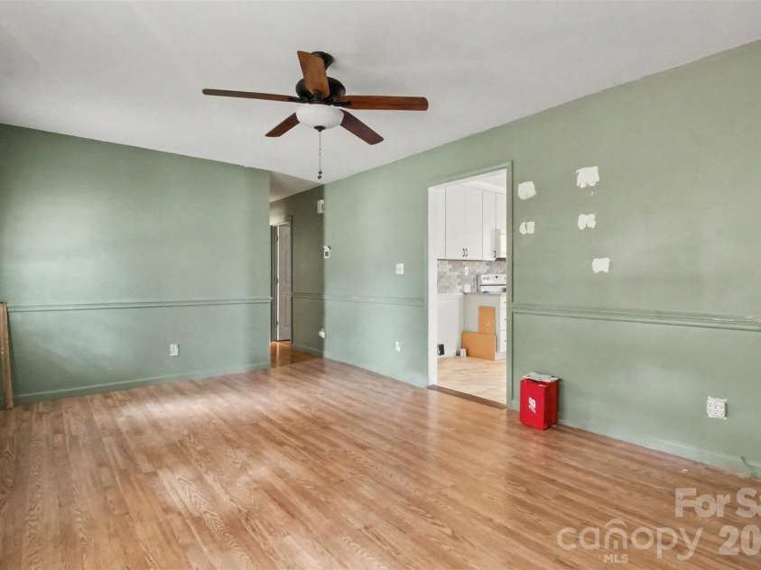 422 Grove Street, Salisbury, NC 28144.  MLS# CAR4422365, YatesRealty ID 53094. 