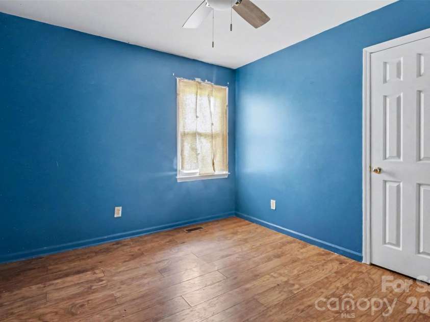 422 Grove Street, Salisbury, NC 28144.  MLS# CAR4422365, YatesRealty ID 53094. 