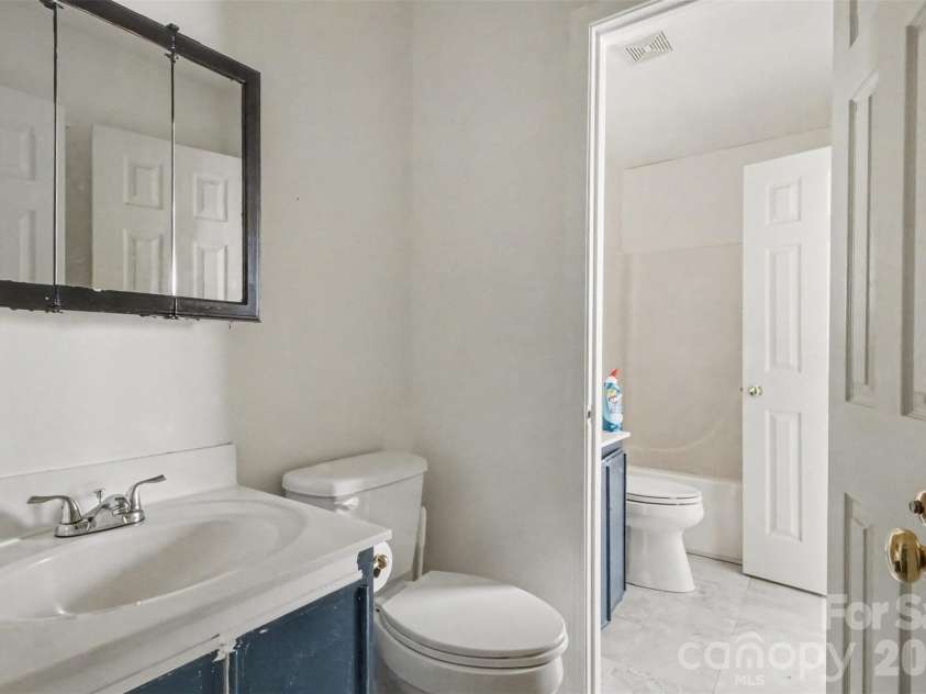 422 Grove Street, Salisbury, NC 28144.  MLS# CAR4422365, YatesRealty ID 53094. 